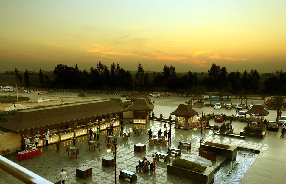 Food Court